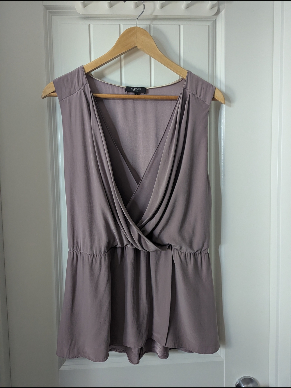 Babaton Silk V-Neck Silk Blouse in Mauve Size Large